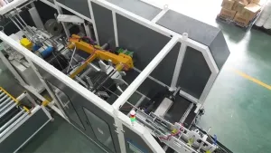 Machine d'enroulement et de cerclage de tuyaux en PE