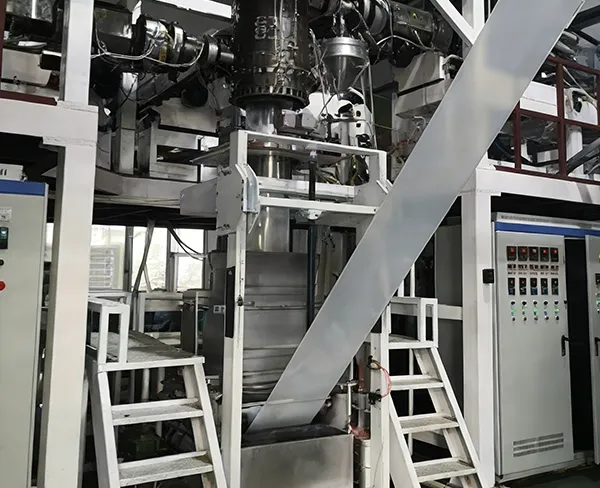 Machine de moulage par extrusion-soufflage (films POF à 3-5 couches)